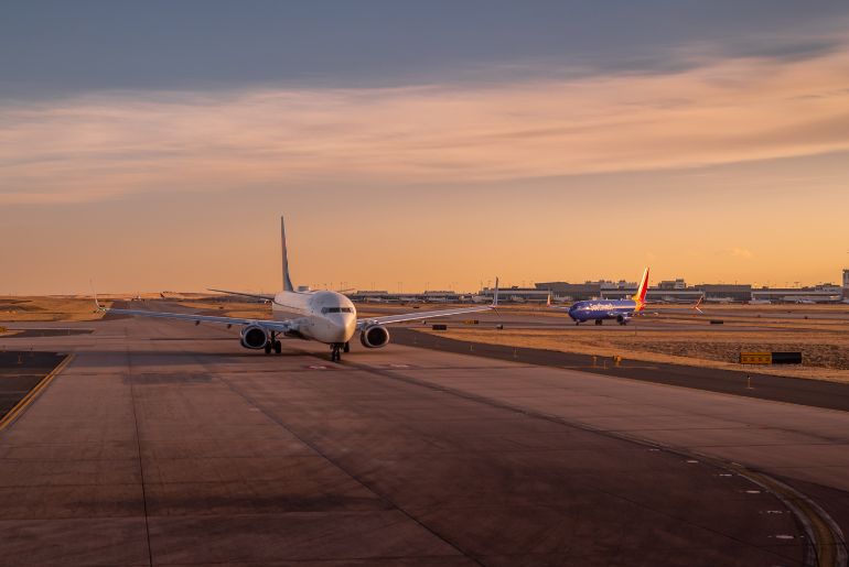 Delhi airport flights
