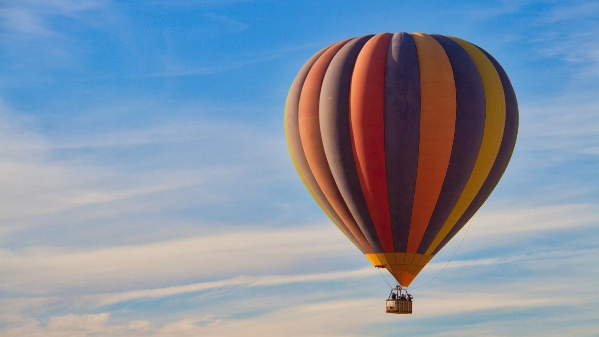 Delhi To Get 1st Ever Hot Air Balloon Rides Over Yamuna River; Locations, Price & Other Deets Here!
