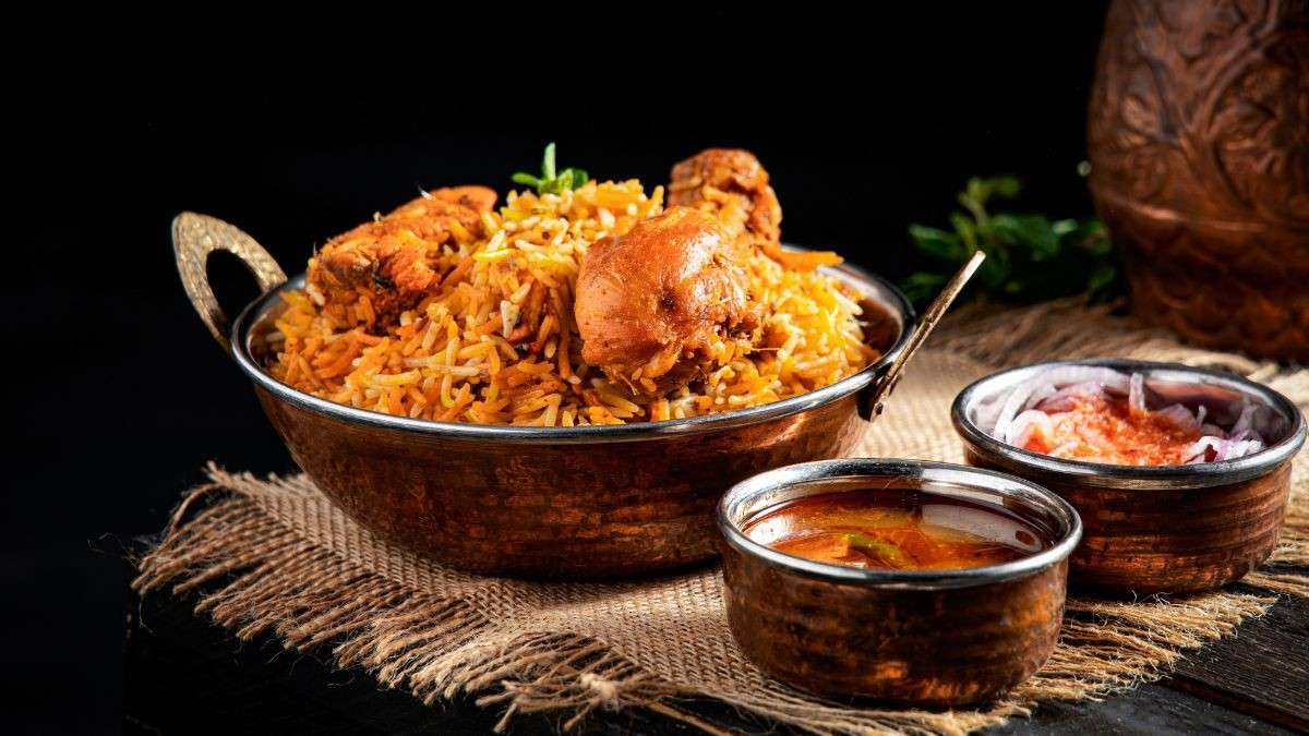 J&K Bans Synthetic Food Colours In Biryani, Wazwan & More; Violators To Attract ₹3 Lakh Fine & Penalty