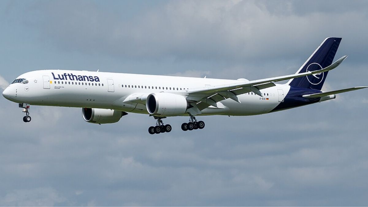 Why Will Lufthansa’s New 787 Dreamliners Fly With Empty Business Class Cabins?