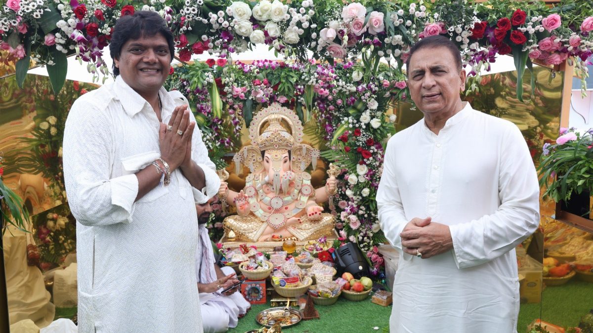 This Double-Decker Bus Carries India’s First-Ever Moving Ganpati Across 50+ Localities In Mumbai & Thane
