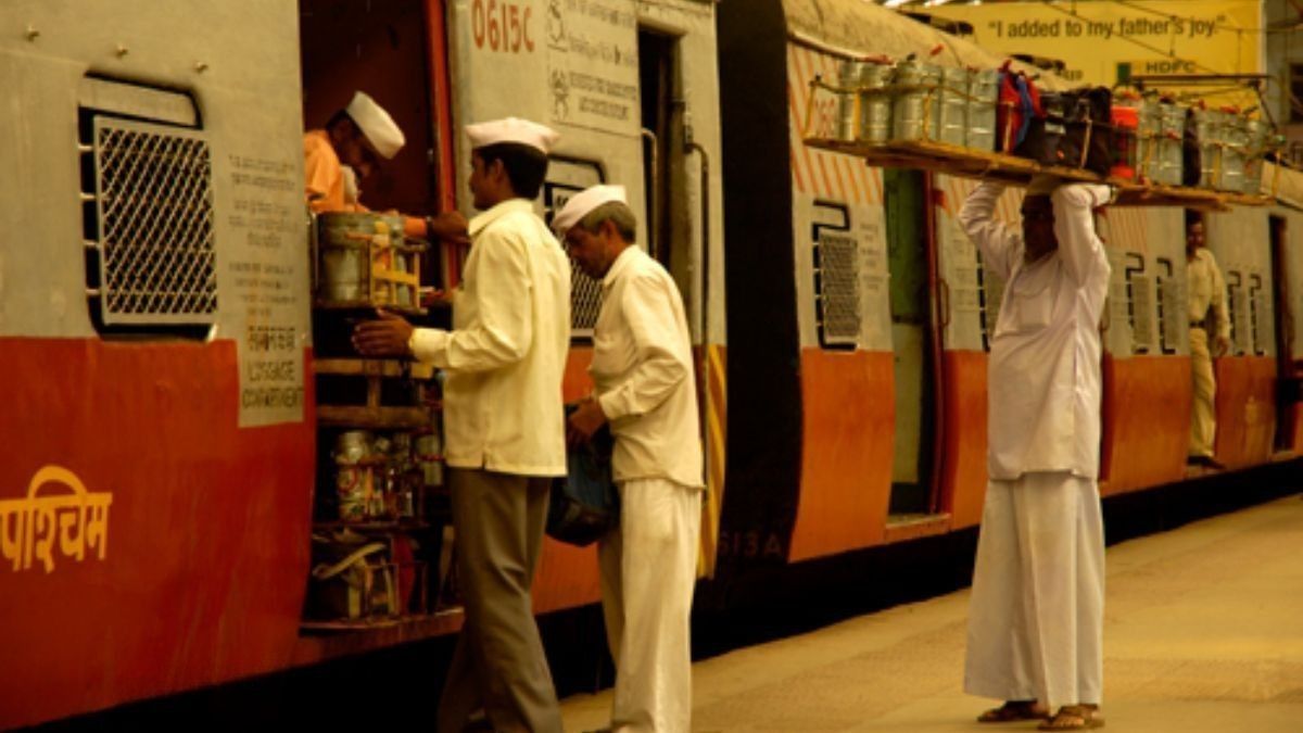 Mumbai’s Iconic Dabbawalas, Serving Meals Since 1890, Now Have Their Own Museum!