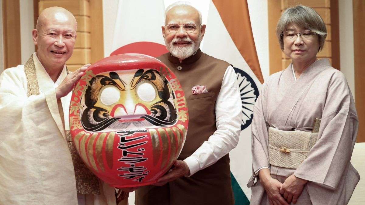 What Is Daruma Doll, A Japanese Souvenir With Indian Roots, Gifted To PM Modi?
