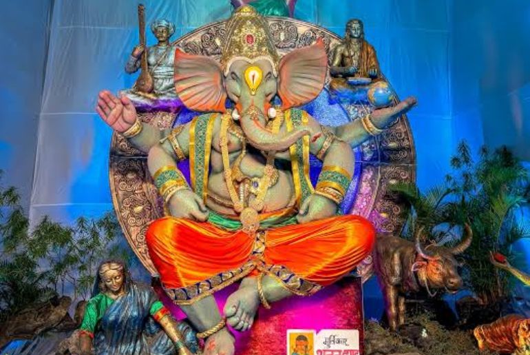 Ganesha Pandals In Mumbai
