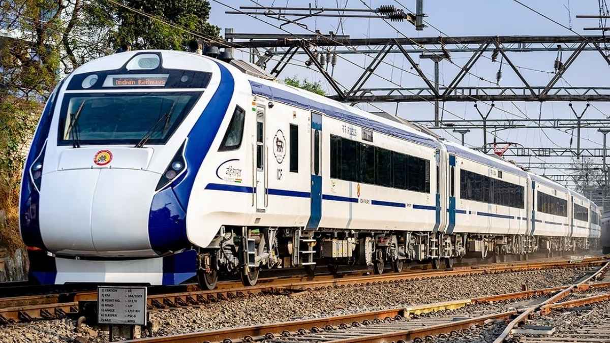 Passengers Can Now Book THESE 8 Vande Bharat Express Trains Just 15 Min Before Train’s Arrival