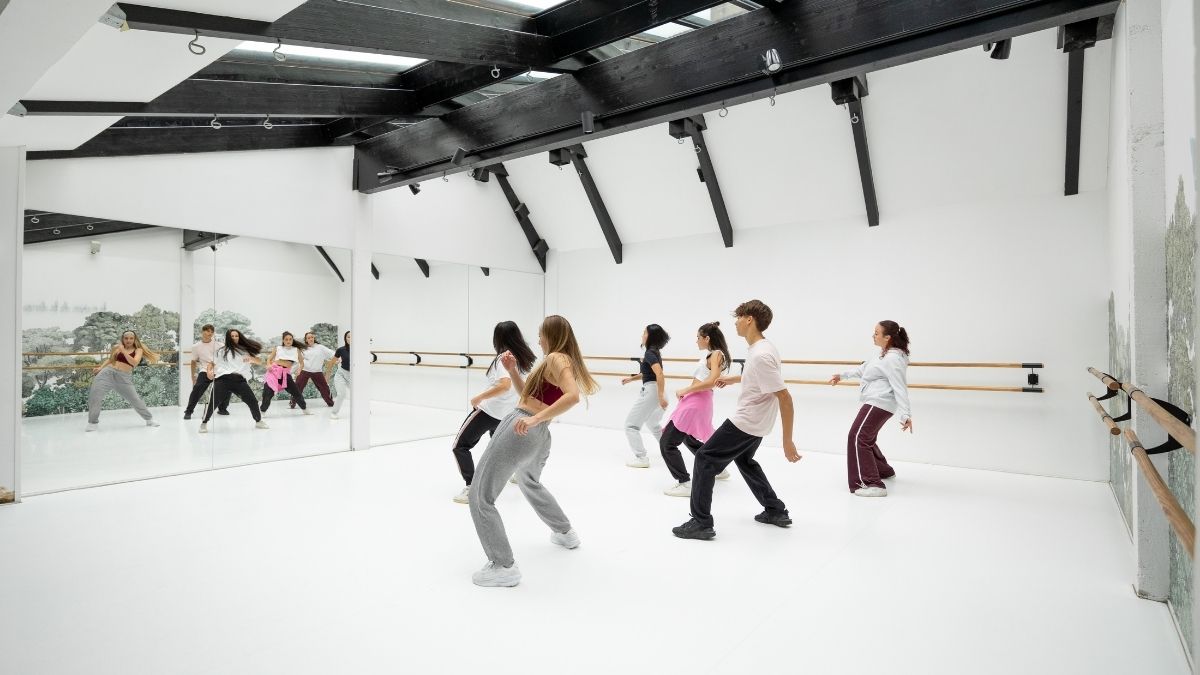 Dance Like BLACKPINK Or BTS At This Free K-Pop Workshop In Abu Dhabi