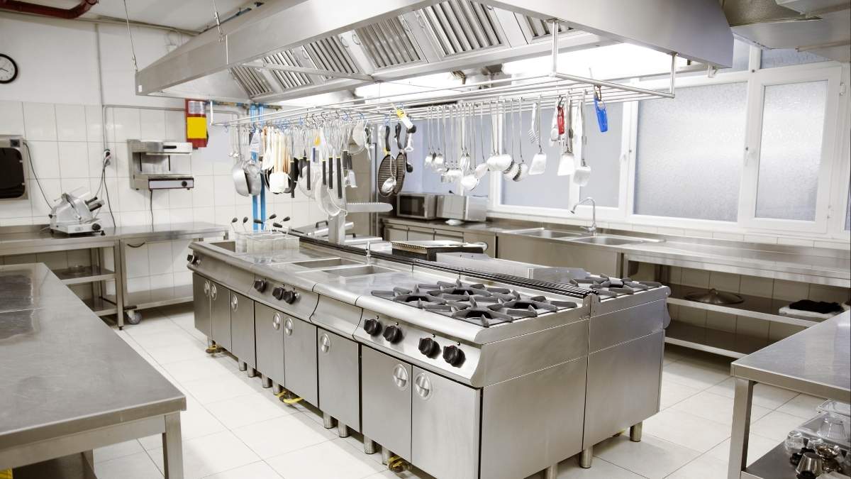 Saudi Arabia: Now Centralised Kitchens Must Have A Certified Food Safety Expert!
