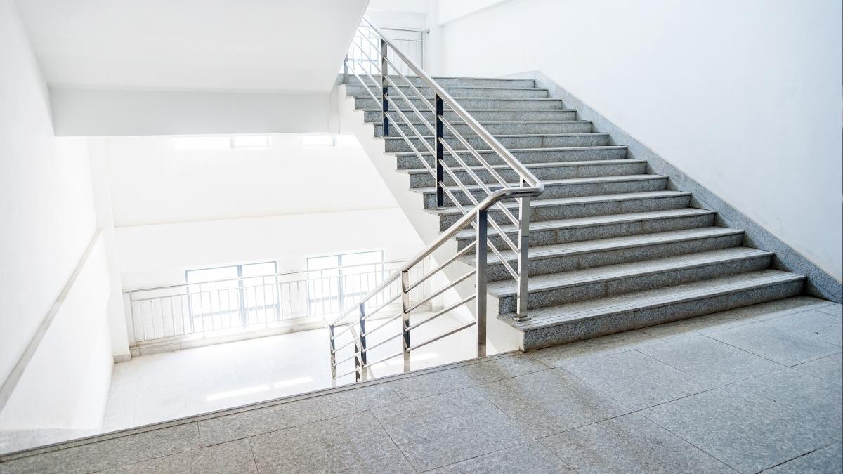 Abu Dhabi: Now You Might Have To Shell Out AED10,000 For Misusing The Staircase!