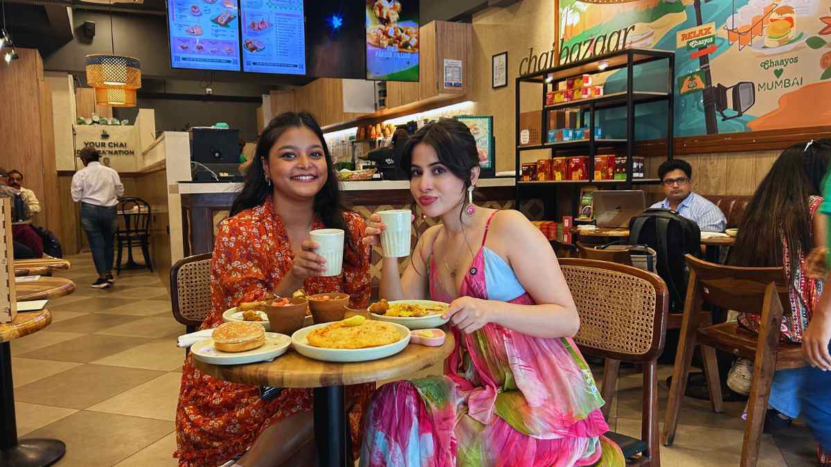 Uorfi Javed Reveals Her Favourite Food Spots In Mumbai; There’s A Bar In Bandra She Totally Loves!