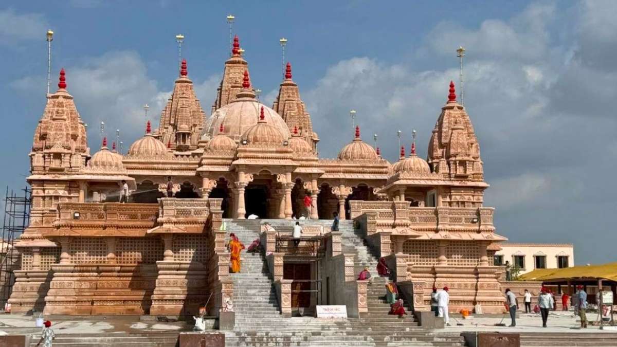Made With Jodhpur Sandstone, The New Swaminarayan Mandir Blends Timeless Architecture & Ancient Wisdom