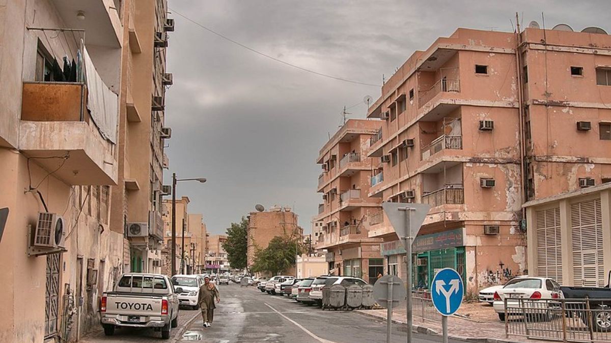 Qatar: After Dubai, Doha Steps Up Against Illegal Building Partitions