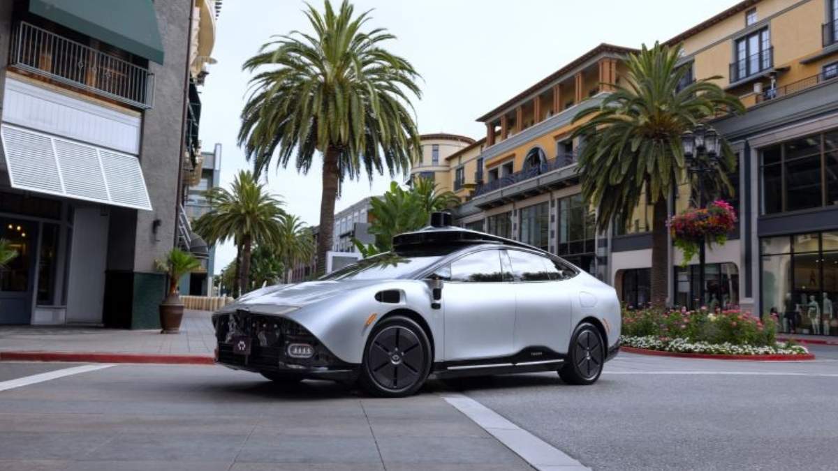 Dubai Welcomes The World’s First Personal Self-Driving Robocar