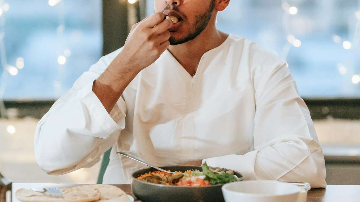 NHS Surgeon Shares Health Benefits Of Eating With Hands; Calls Fingers “Digestion Joysticks”