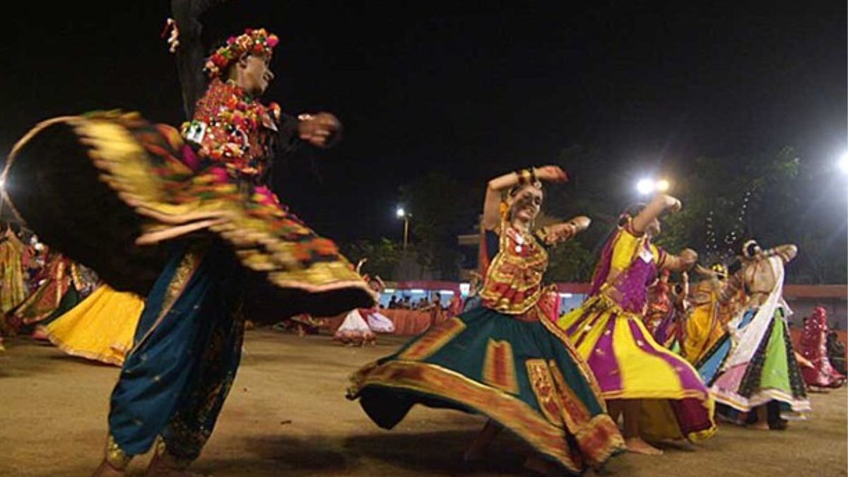 10 Best Navratri Garba Events Happening In Delhi With Gujarati Food, DJ Nights, Music & More