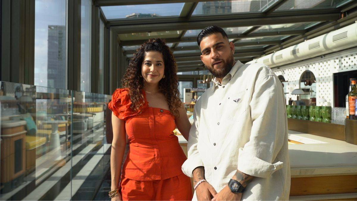 Karan Aujla Admits He Cannot Dance, But Showed Us His Go-To Bhangra Step!
