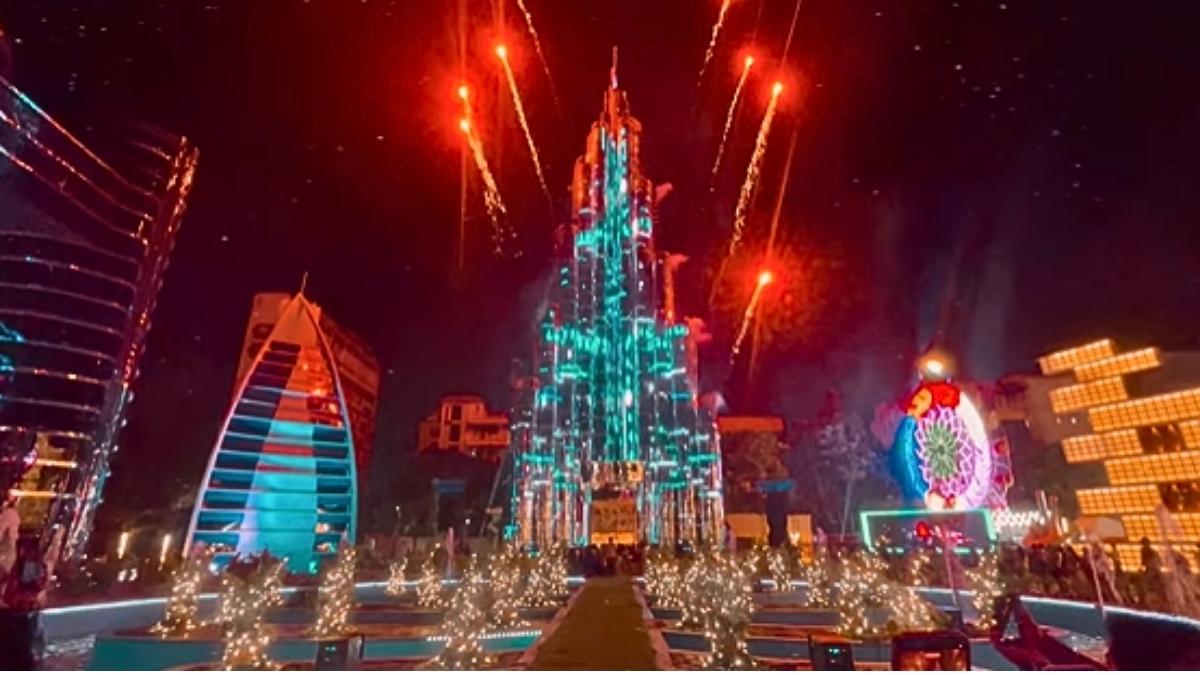 Mini Dubai In Kolkata? This Durga Pooja Pandal Recreates Burj Khalifa & Dubai Frame In India