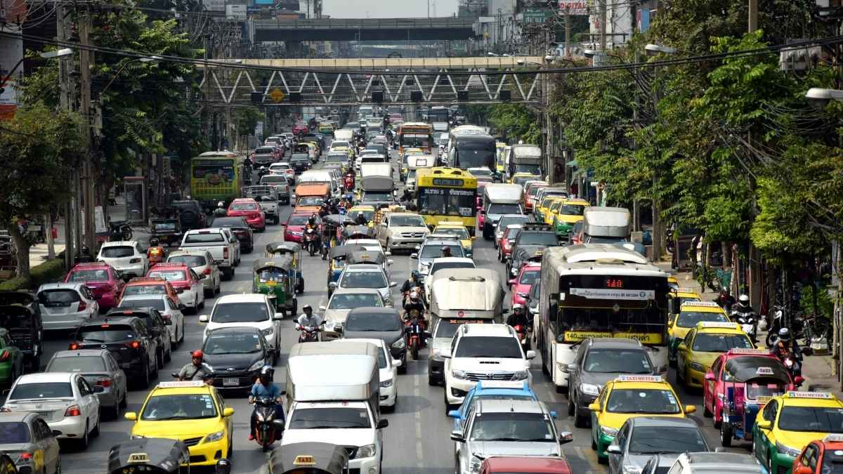 “2.5 Months A Year Lost In Traffic,” Bengaluru Techie Calls Traffic A ‘New Tax’; Netizens React