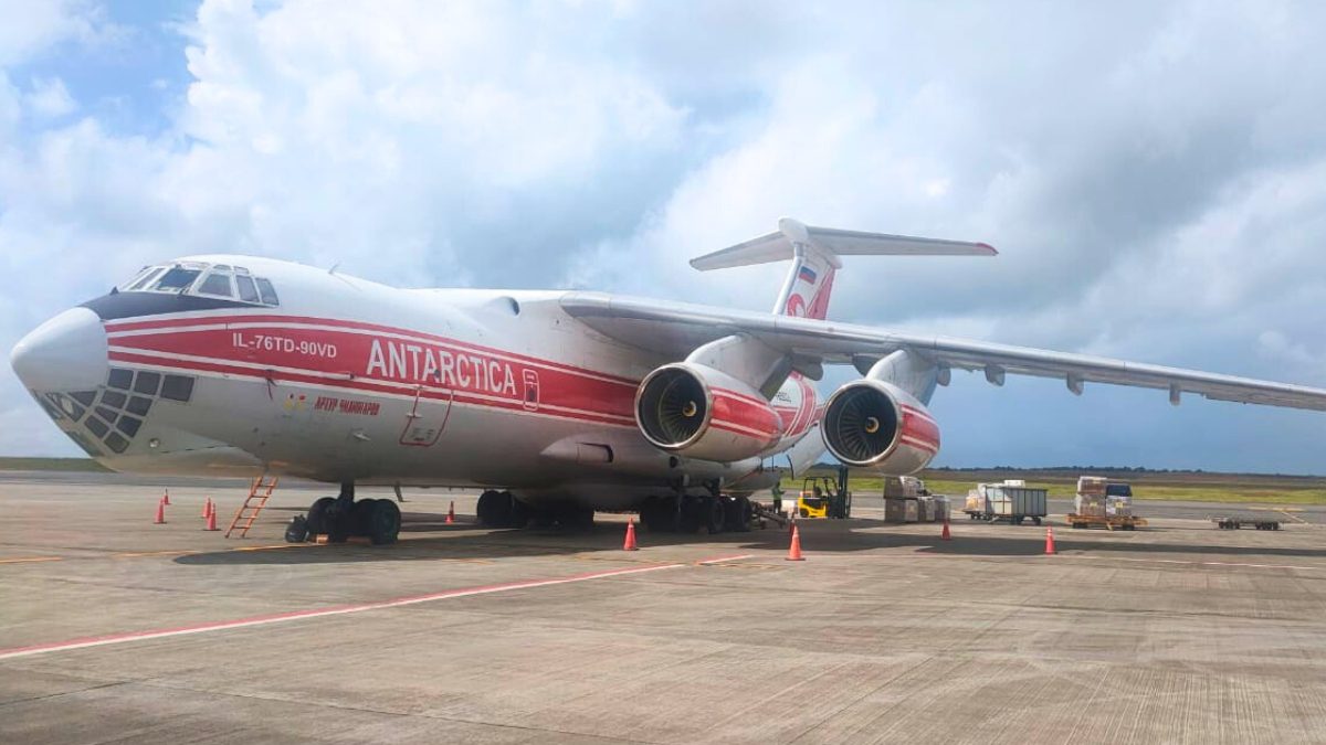 In A Historic Move, India Sends Cargo Flight From Goa To Resupply Antarctic Stations