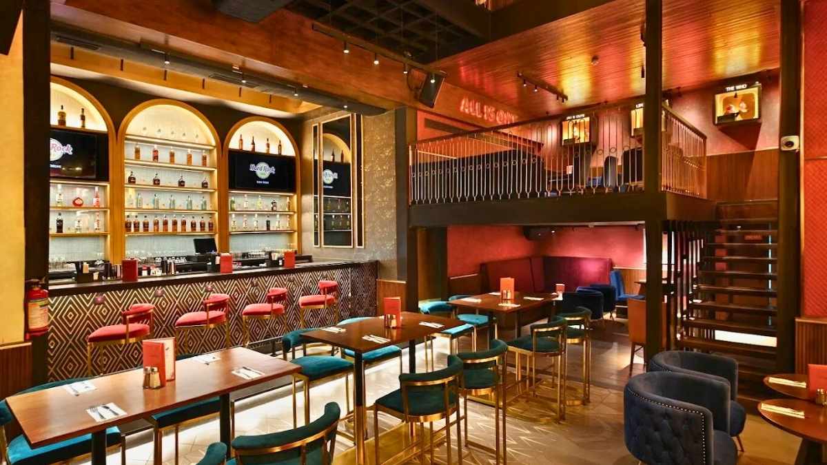Man Shares ‘Nightmare’ Dining Experience At Popular Delhi Cafe After Fork Falls On His Head