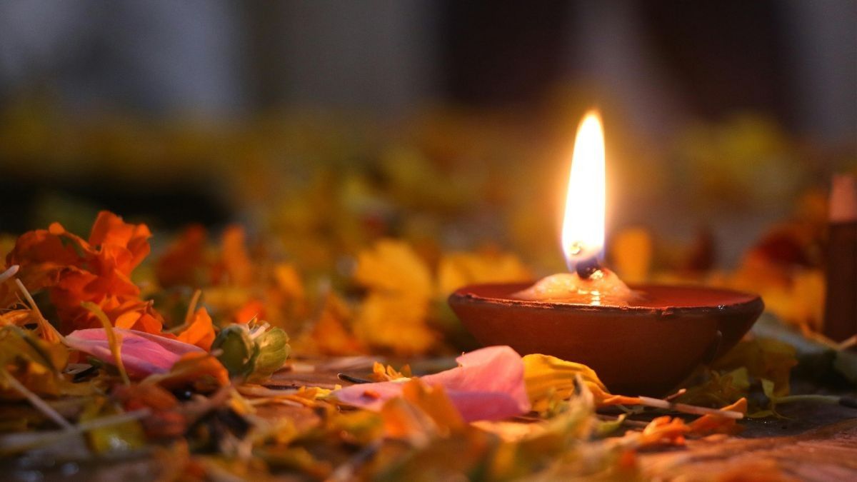 Diwali 2025: Know Correct Date, Lakshmi Puja Timings, Govardhan Puja And Bhai Dooj Dates Here