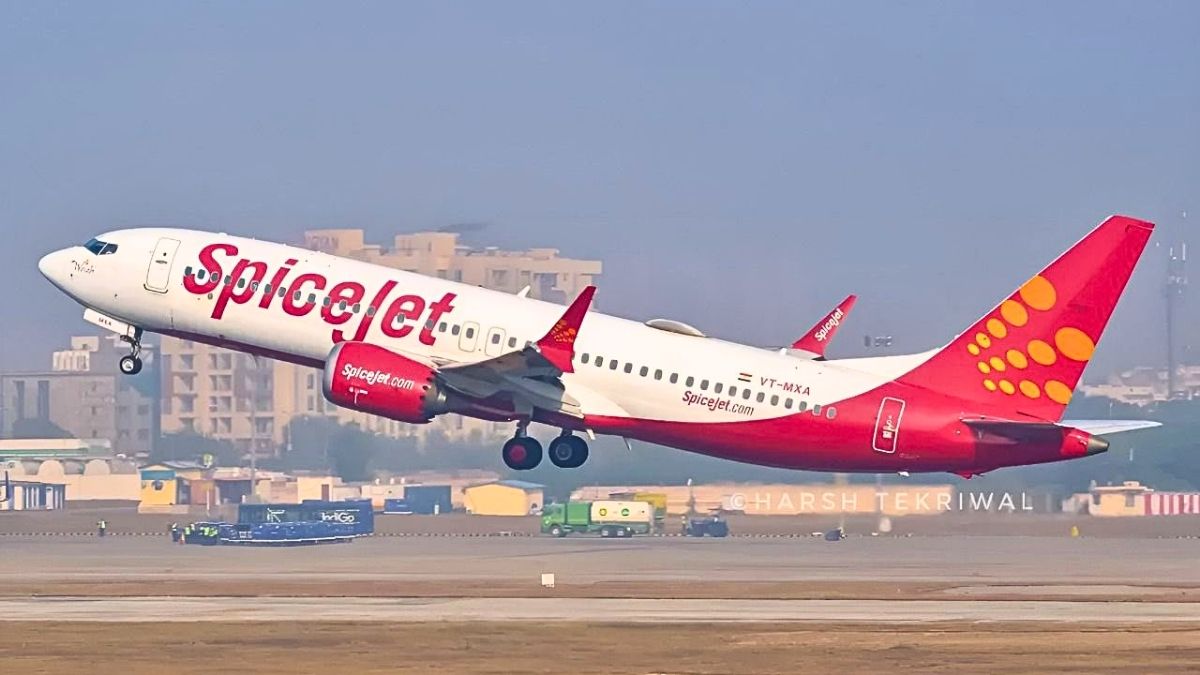 Dubai–Delhi SpiceJet Flight Carrying 148 Passengers Lands With Zero Luggage, Sparking Outrage!