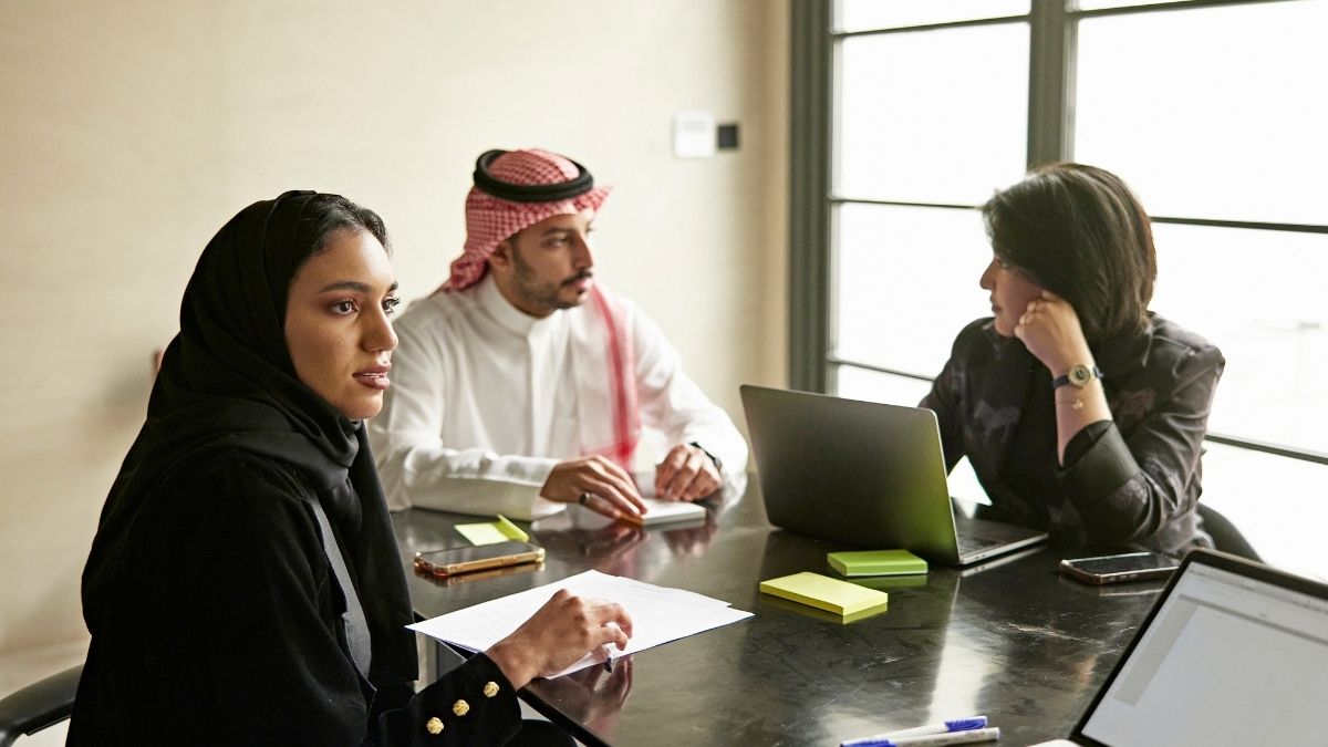 What Is Saudi Arabia’s New Salary Clause & How Does It Affect Employees?