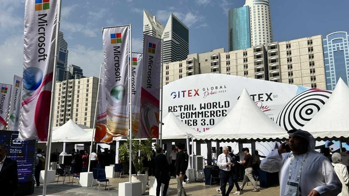 What Is The UAE’s  ‘Eye’ System Used To Streamline The Work Visa Process?