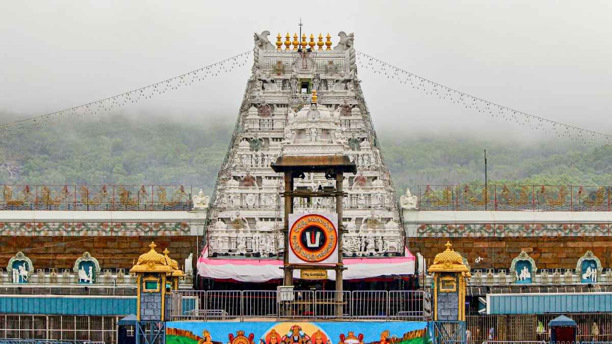 One Of The Richest Temples In India Receives ₹900 Crore Donations In Just 11 Months!