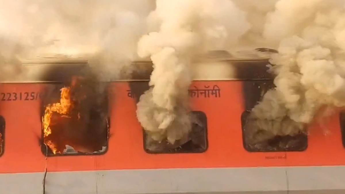AC Coach Of Amritsar-Saharsa Garib Rath Express Catches Fire In Punjab; Short Circuit Suspected