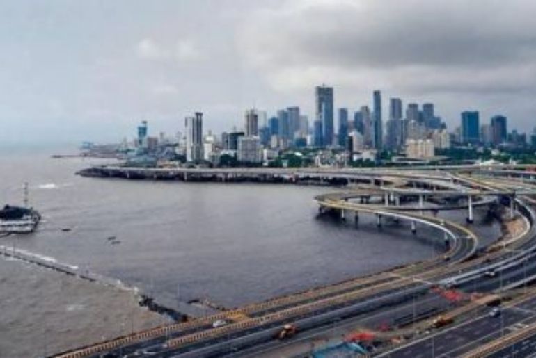 Mumbai coastal road promenade