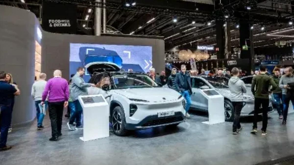 World’s Fastest Self-Driving Sports Car Unveiled At Expo Centre Sharjah