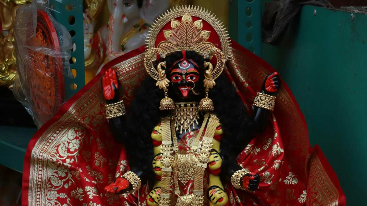 Kali Puja 2025: 5 Places In Bangalore To Seek Blessings From Maa Kali, Enjoy Bhog And Cultural Performances