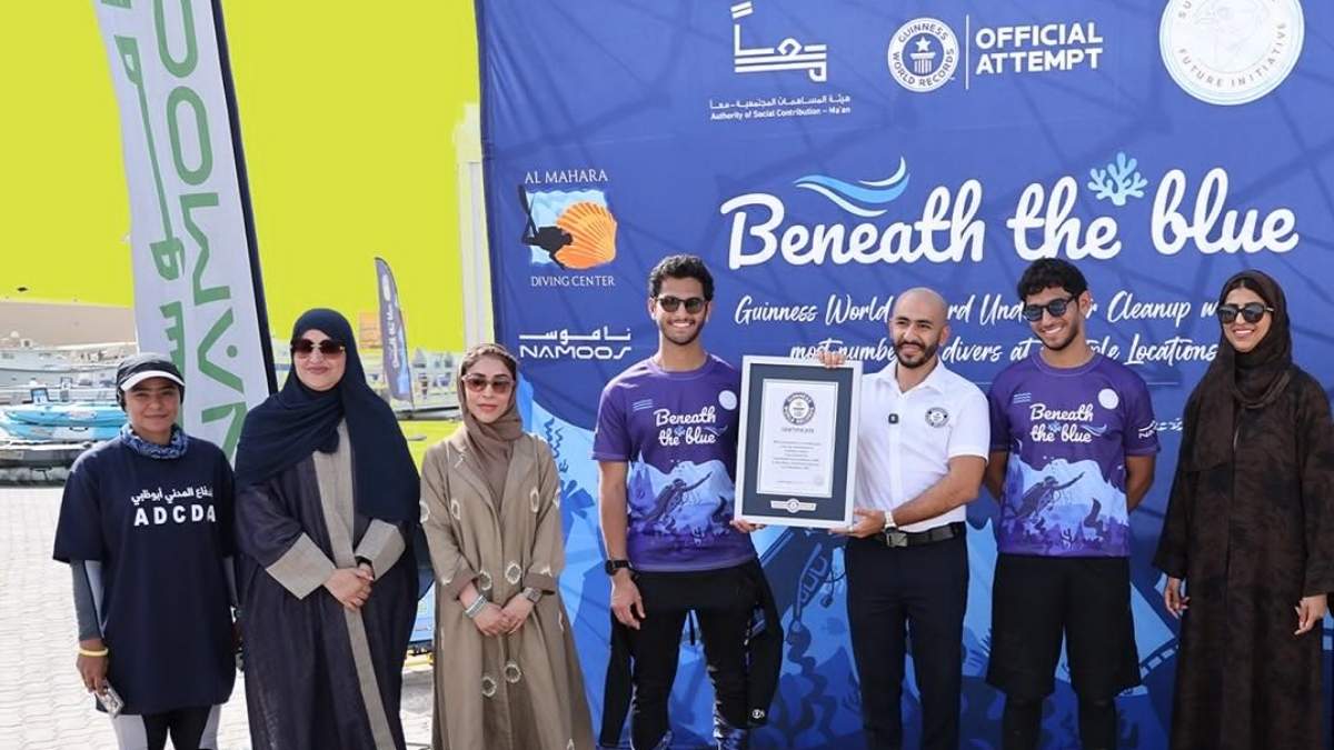 Abu Dhabi: 300 Divers Come Together For Underwater Cleanup And Set New World Record