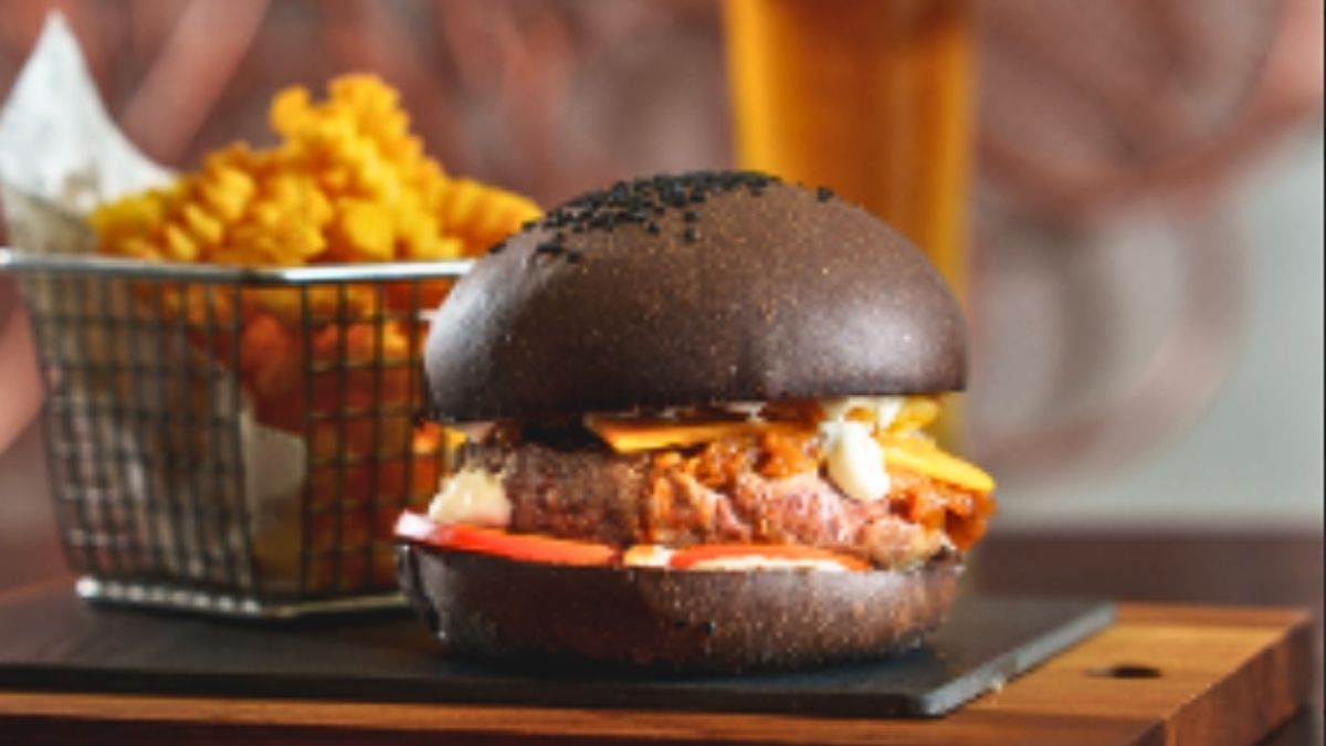This Black Friday, Savour Limited-Edition Charcoal Burger Deal At The Famous Sports Bar