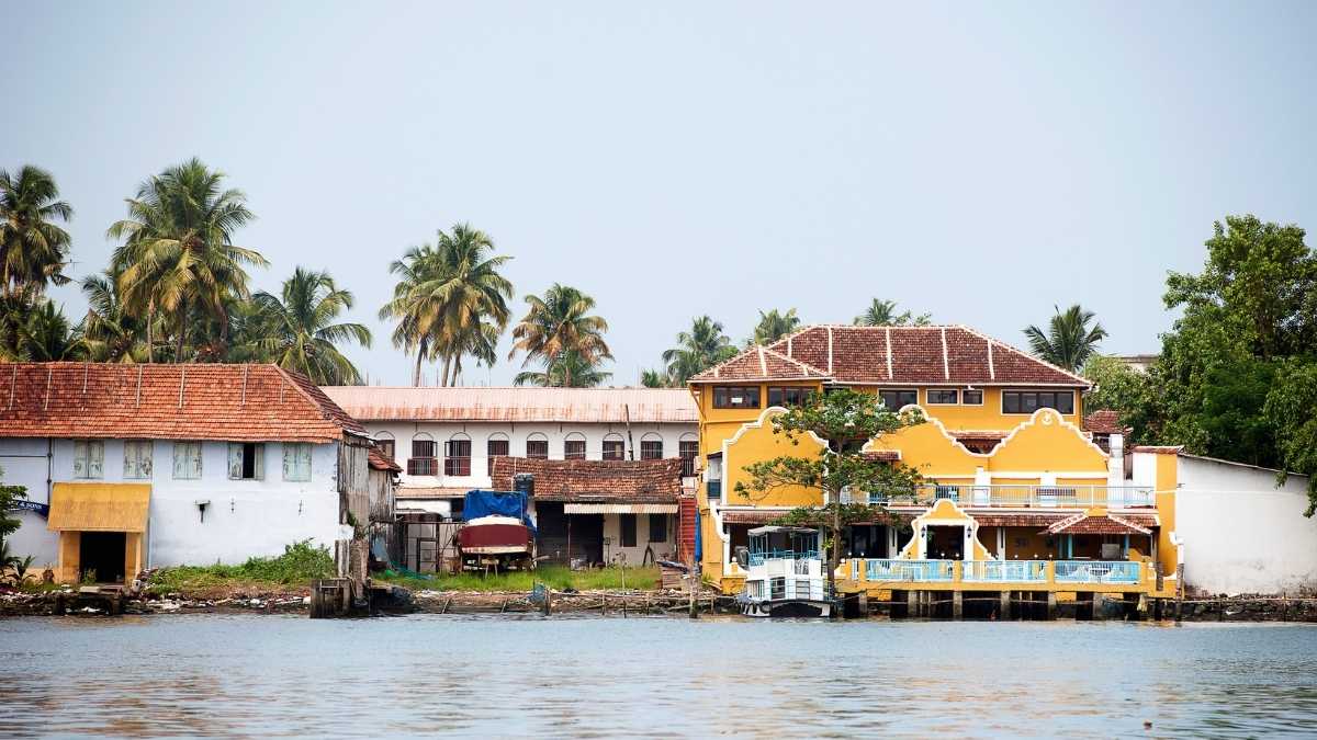 This Hidden Gem In Kerala Blends Colonial History, Coastal Beauty, And Artistic Charm Like No Other
