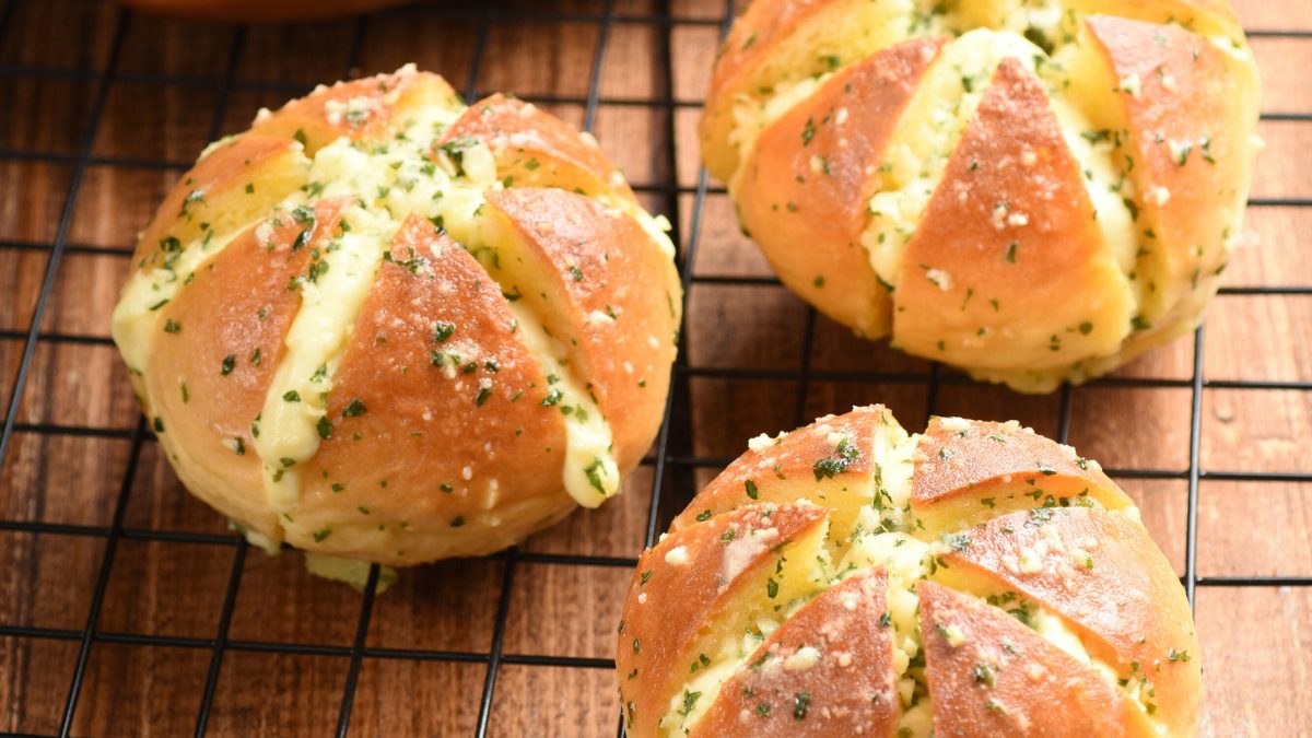 What’s Special About Korean Bun, A Street Snack In Seoul But Mandatory Order In Indian Cafes?