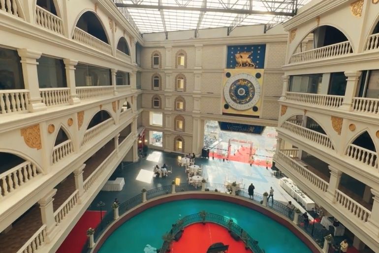 venice-themed mall surat