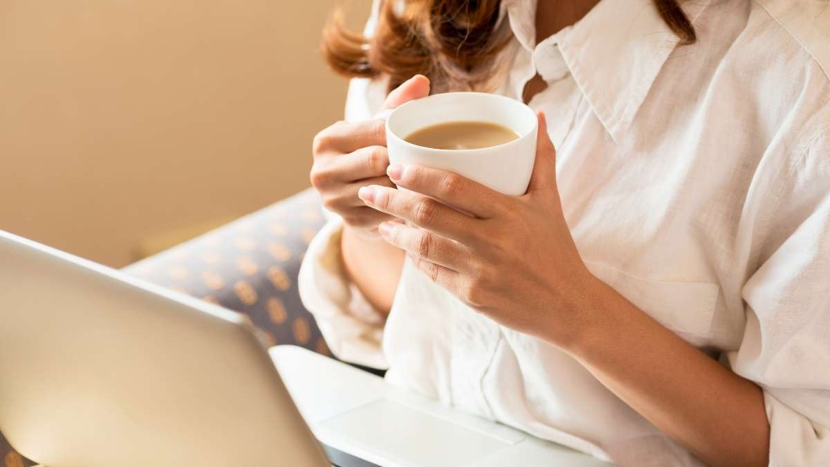 Expert Reveals 7 Coffee Habits That Are Secretly Ruining Your Gut & Liver!
