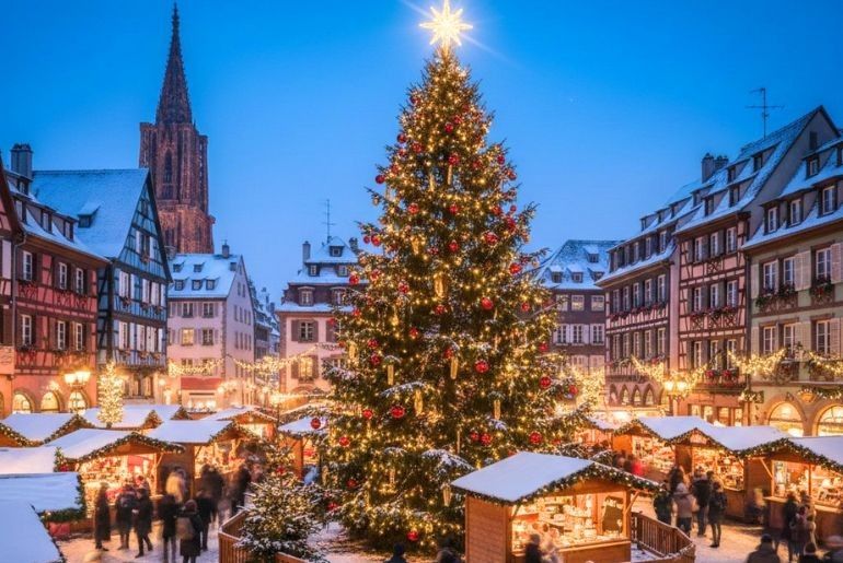  Iconic Christmas trees in world 