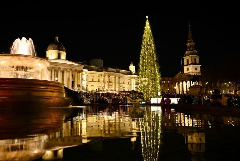 Iconic Christmas trees in world 