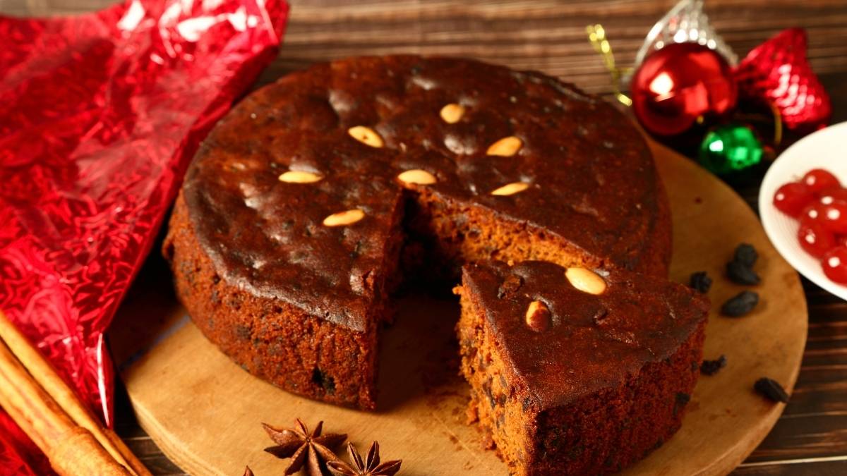 5 Best Places For Eggless Plum Cakes In Ahmedabad This Christmas