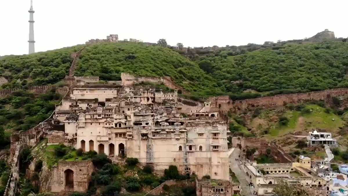 THIS Hidden-Gem In Rajasthan Near Udaipur Is Less Crowded; Here Why You Should Visit