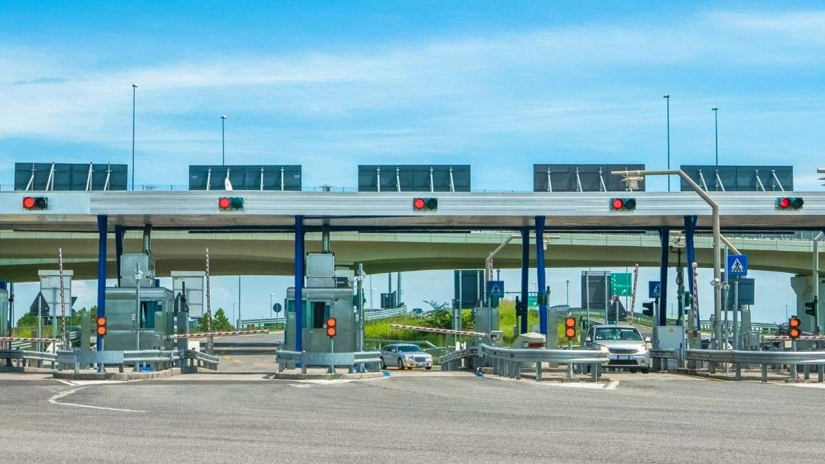Barrier-Free Toll Collection: FASTag-Based Electronic System To Be In Place Within A Year