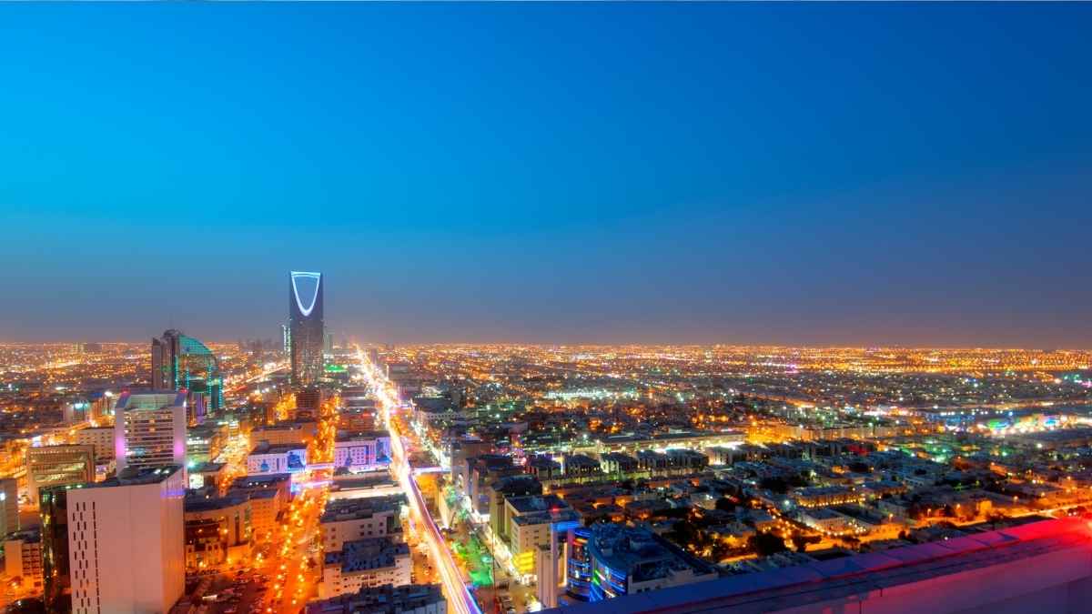 Saudi Arabia & China Sign Mutual Visa Waiver For Officials & Diplomats! Details Inside