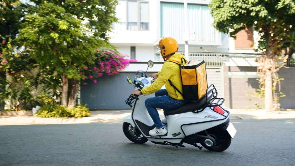 No More 10-Minute Deliveries! Govt Directs Blinkit, Zepto & More To Follow New Rule