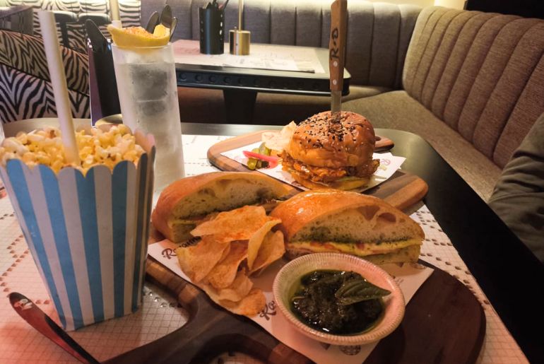 Roxanne's Bar & All Day Dinner