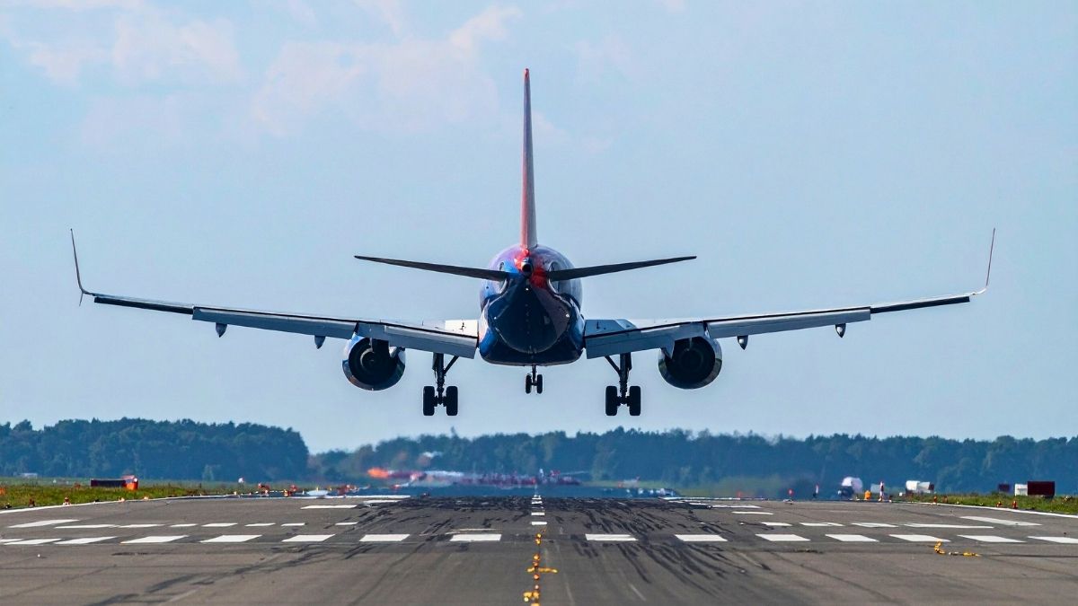 With 78.12% On-Time Arrival Rate, This Is India’s Most Punctual Airline For 2025!