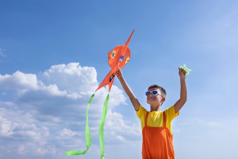 how to fly a kite