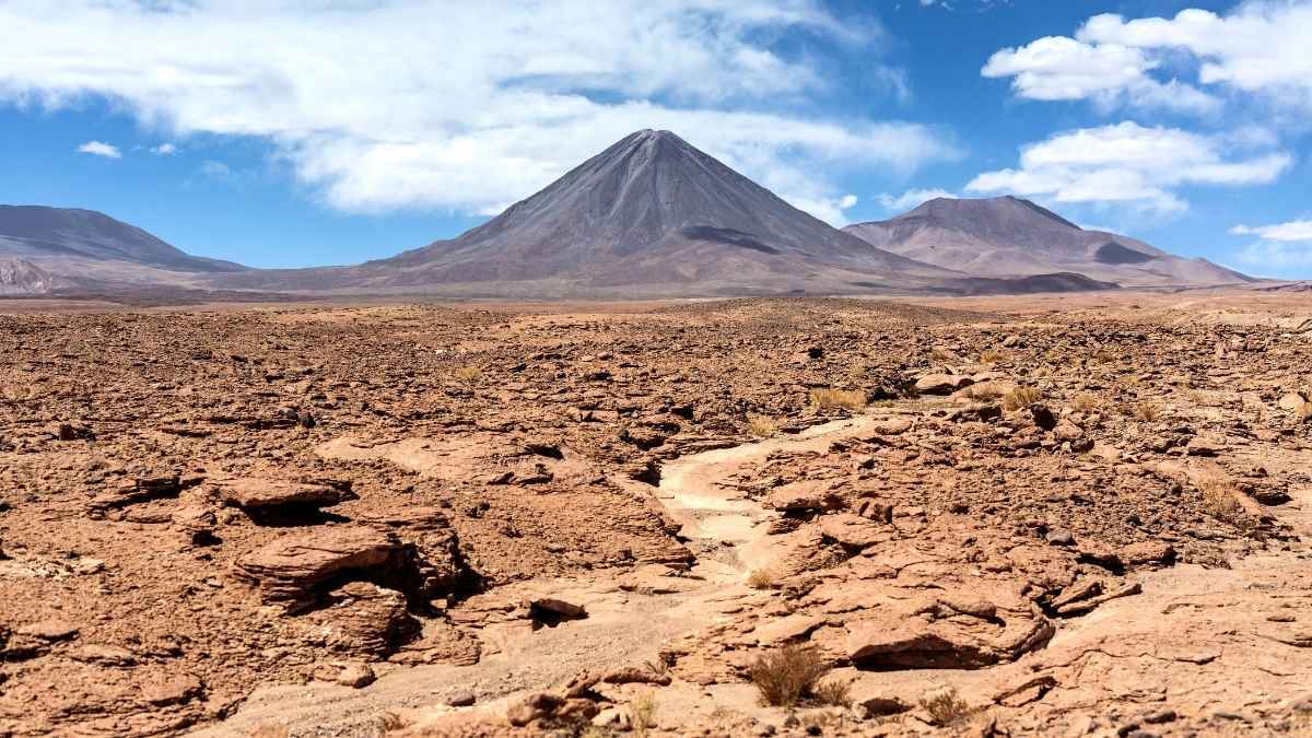 Did You Know THIS South American Place Hasn’t Seen Rain For 400 Years & A Lake Where You Can’t Drown?