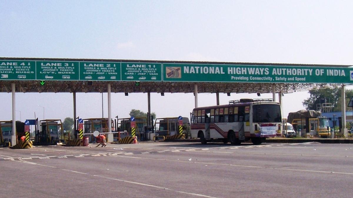 No Cash At Toll Booths Soon? India Plans To Allow Only FASTag And UPI Payments From April 1